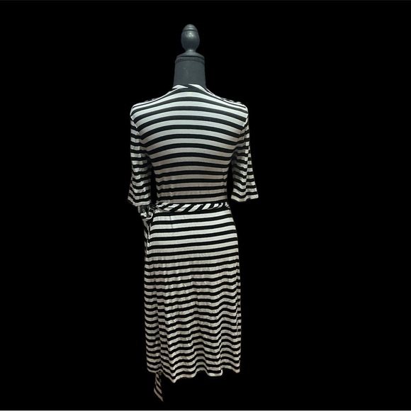 2 FOR 1 BLACK AND WHITE CAREER DRESSES VERY GENTLY WORN - Picture 5 of 6